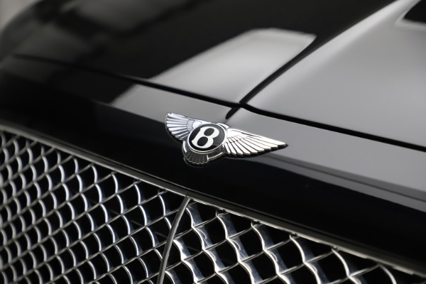 Used 2017 Bentley Bentayga W12 for sale $145,900 at Alfa Romeo of Westport in Westport CT 06880 14