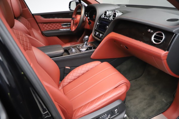 Used 2017 Bentley Bentayga W12 for sale $145,900 at Alfa Romeo of Westport in Westport CT 06880 25