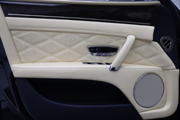 Used 2014 Bentley Flying Spur W12 for sale Sold at Alfa Romeo of Westport in Westport CT 06880 16