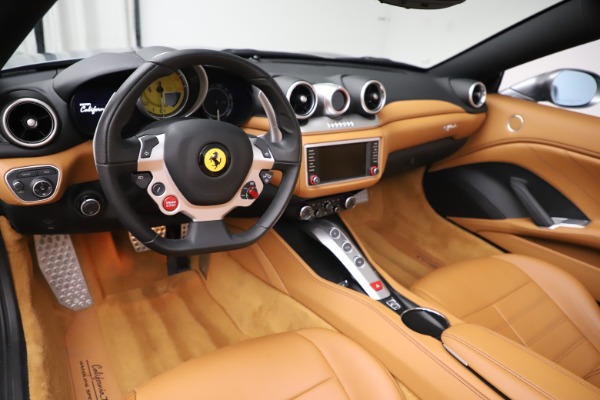 Used 2017 Ferrari California T for sale Sold at Alfa Romeo of Westport in Westport CT 06880 17