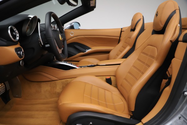 Used 2017 Ferrari California T for sale Sold at Alfa Romeo of Westport in Westport CT 06880 18