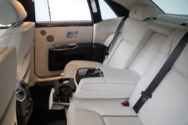 Used 2016 Rolls-Royce Ghost for sale $173,900 at Alfa Romeo of Westport in Westport CT 06880 18