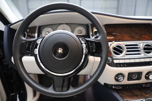 Used 2016 Rolls-Royce Ghost for sale $173,900 at Alfa Romeo of Westport in Westport CT 06880 19