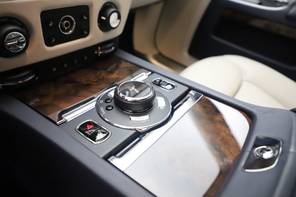 Used 2016 Rolls-Royce Ghost for sale $173,900 at Alfa Romeo of Westport in Westport CT 06880 20