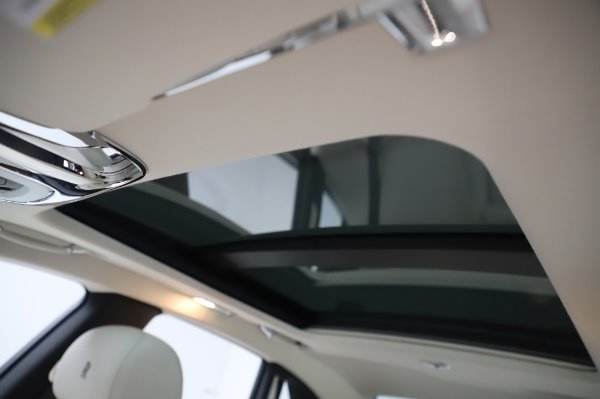 Used 2016 Rolls-Royce Ghost for sale $173,900 at Alfa Romeo of Westport in Westport CT 06880 26