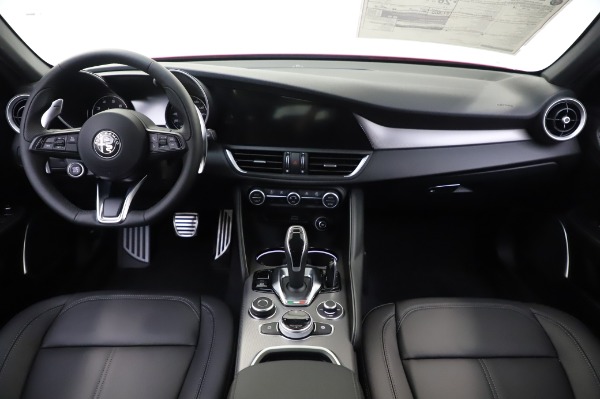 New 2020 Alfa Romeo Giulia Sport Q4 for sale $43,645 at Alfa Romeo of Westport in Westport CT 06880 16