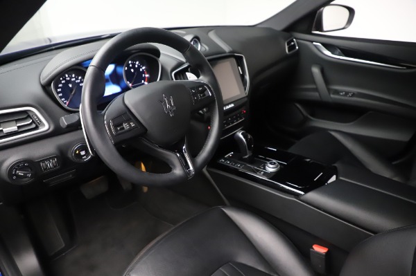 Used 2017 Maserati Ghibli S Q4 for sale Sold at Alfa Romeo of Westport in Westport CT 06880 13