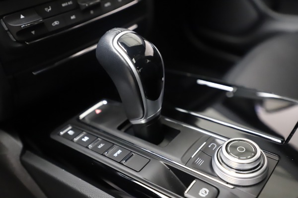 Used 2017 Maserati Ghibli S Q4 for sale Sold at Alfa Romeo of Westport in Westport CT 06880 24