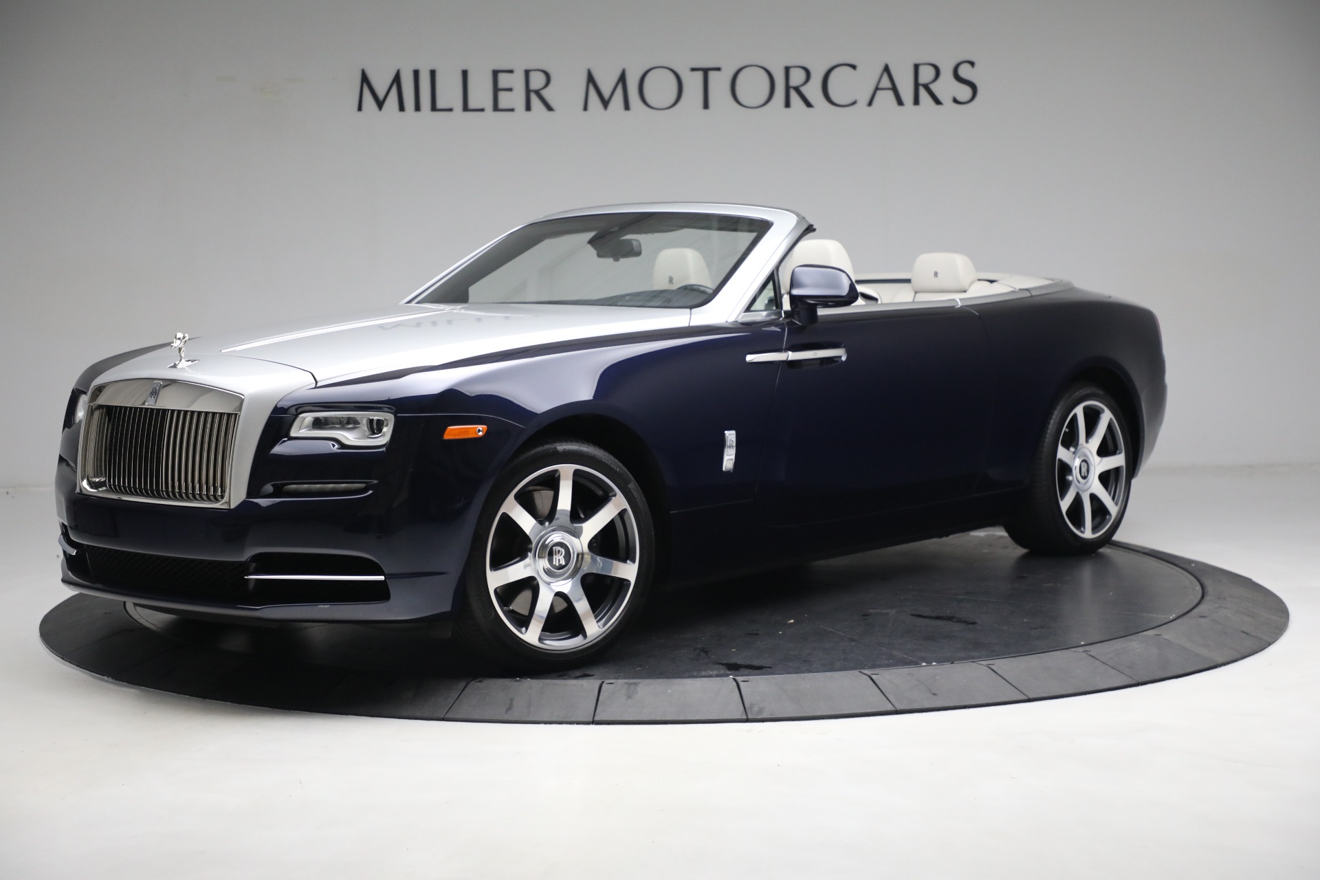 Used 2017 Rolls-Royce Dawn Base for sale $248,900 at Alfa Romeo of Westport in Westport CT 06880 1