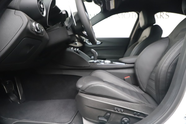 New 2020 Alfa Romeo Giulia Ti Sport Carbon Q4 for sale $51,640 at Alfa Romeo of Westport in Westport CT 06880 14