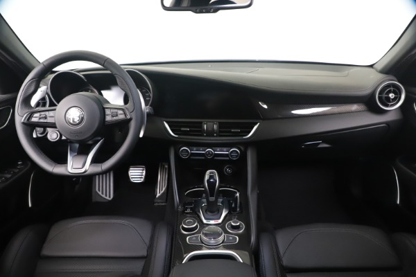 New 2020 Alfa Romeo Giulia Ti Sport Carbon Q4 for sale $51,640 at Alfa Romeo of Westport in Westport CT 06880 16