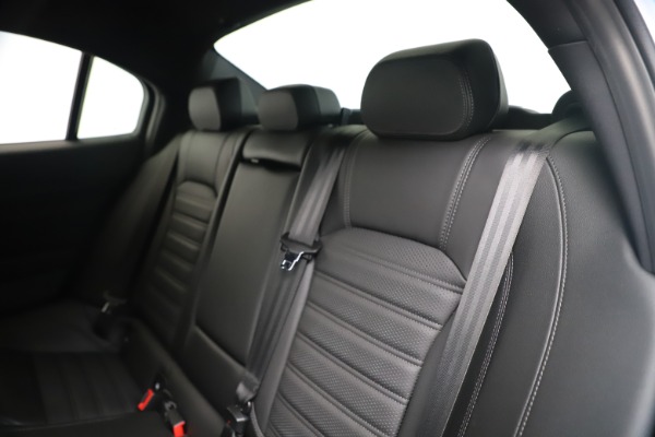 New 2020 Alfa Romeo Giulia Ti Sport Carbon Q4 for sale $51,640 at Alfa Romeo of Westport in Westport CT 06880 18