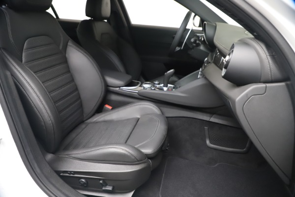 New 2020 Alfa Romeo Giulia Ti Sport Carbon Q4 for sale $51,640 at Alfa Romeo of Westport in Westport CT 06880 23