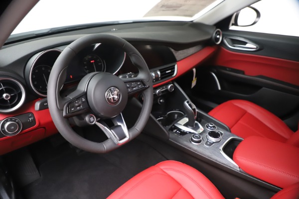 New 2020 Alfa Romeo Giulia Q4 for sale $44,845 at Alfa Romeo of Westport in Westport CT 06880 13