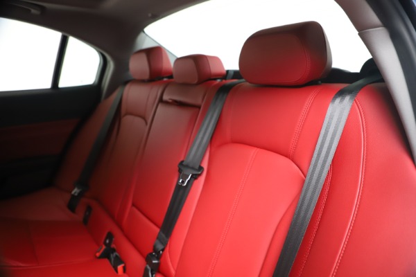 New 2020 Alfa Romeo Giulia Q4 for sale $44,845 at Alfa Romeo of Westport in Westport CT 06880 18