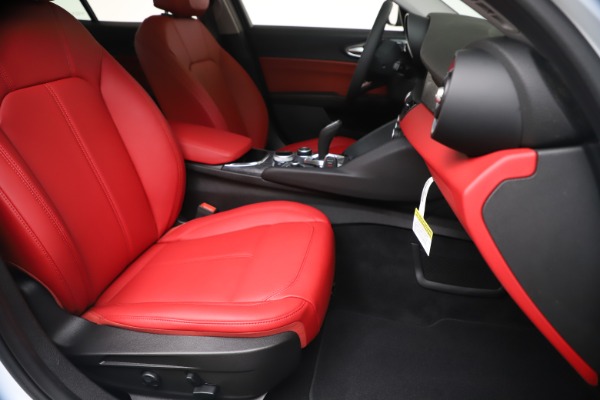 New 2020 Alfa Romeo Giulia Q4 for sale $44,845 at Alfa Romeo of Westport in Westport CT 06880 24
