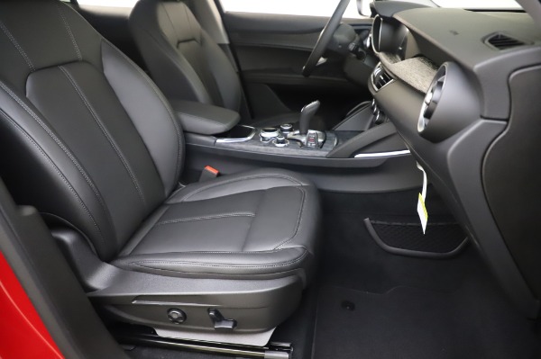 New 2020 Alfa Romeo Stelvio Q4 for sale $47,645 at Alfa Romeo of Westport in Westport CT 06880 24
