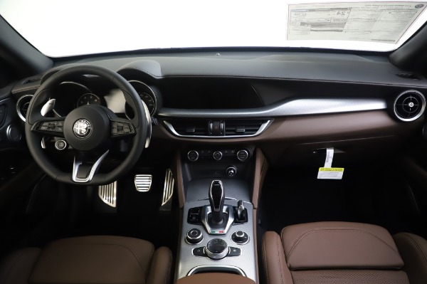 New 2020 Alfa Romeo Stelvio Ti Sport Q4 for sale Sold at Alfa Romeo of Westport in Westport CT 06880 16