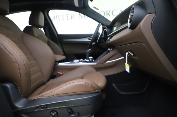 New 2020 Alfa Romeo Stelvio Ti Sport Q4 for sale Sold at Alfa Romeo of Westport in Westport CT 06880 23