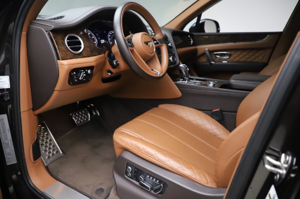 Used 2017 Bentley Bentayga W12 for sale $138,900 at Alfa Romeo of Westport in Westport CT 06880 17
