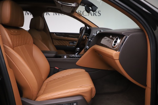 Used 2017 Bentley Bentayga W12 for sale $138,900 at Alfa Romeo of Westport in Westport CT 06880 26