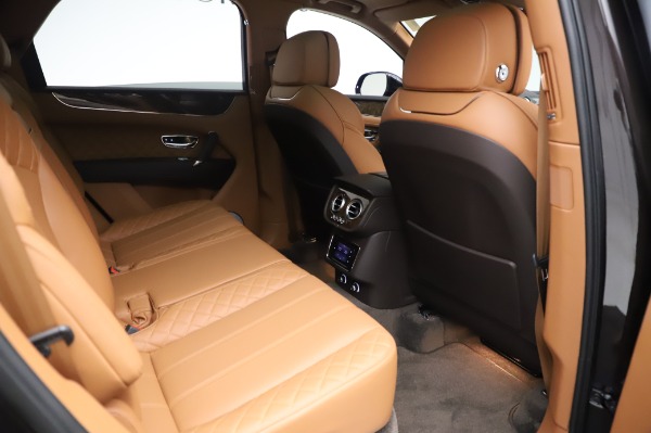 Used 2017 Bentley Bentayga W12 for sale $138,900 at Alfa Romeo of Westport in Westport CT 06880 28