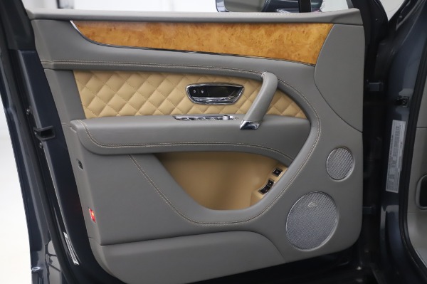 Used 2017 Bentley Bentayga W12 for sale Sold at Alfa Romeo of Westport in Westport CT 06880 15