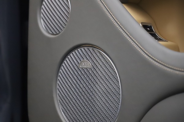 Used 2017 Bentley Bentayga W12 for sale Sold at Alfa Romeo of Westport in Westport CT 06880 16