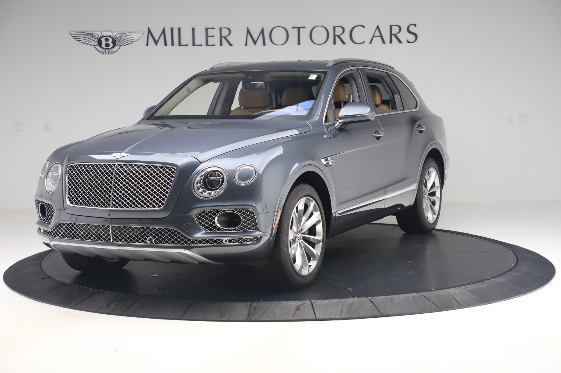 Used 2017 Bentley Bentayga W12 for sale Sold at Alfa Romeo of Westport in Westport CT 06880 1