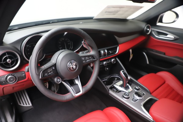 New 2020 Alfa Romeo Giulia Ti Sport Q4 for sale Sold at Alfa Romeo of Westport in Westport CT 06880 13