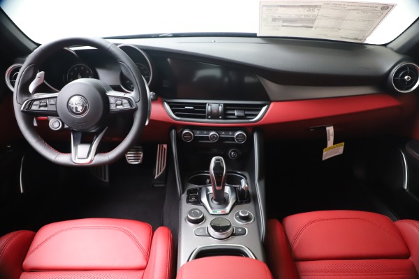 New 2020 Alfa Romeo Giulia Ti Sport Q4 for sale Sold at Alfa Romeo of Westport in Westport CT 06880 16