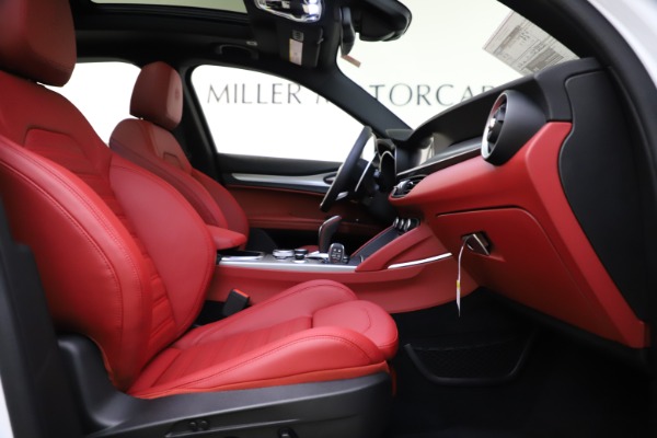 New 2020 Alfa Romeo Stelvio Ti Sport Q4 for sale $54,345 at Alfa Romeo of Westport in Westport CT 06880 25
