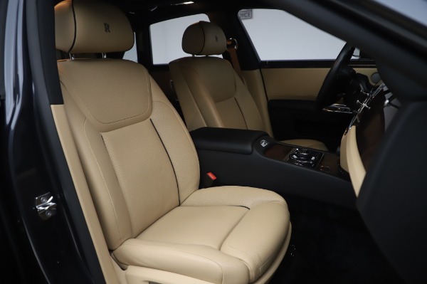 Used 2016 Rolls-Royce Ghost for sale $175,900 at Alfa Romeo of Westport in Westport CT 06880 14