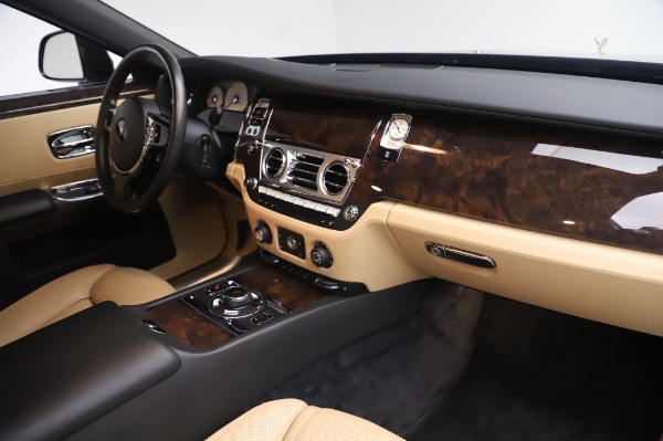Used 2016 Rolls-Royce Ghost for sale $175,900 at Alfa Romeo of Westport in Westport CT 06880 20