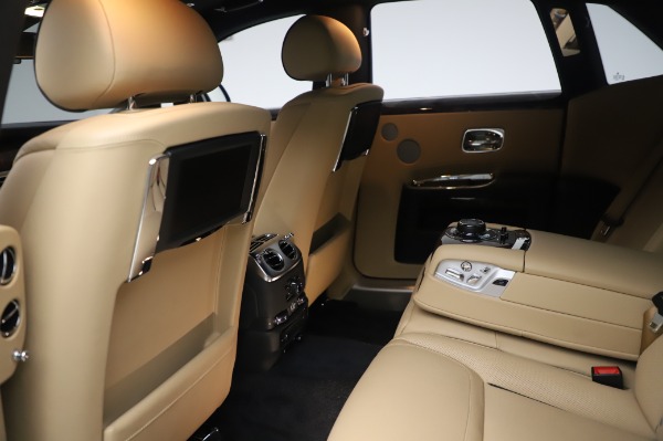 Used 2016 Rolls-Royce Ghost for sale $175,900 at Alfa Romeo of Westport in Westport CT 06880 22