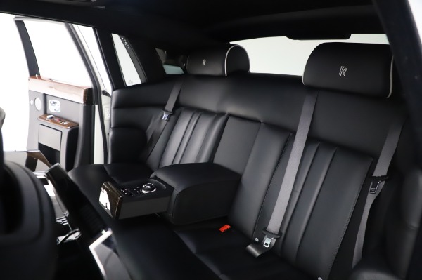 Used 2014 Rolls-Royce Phantom for sale Sold at Alfa Romeo of Westport in Westport CT 06880 17