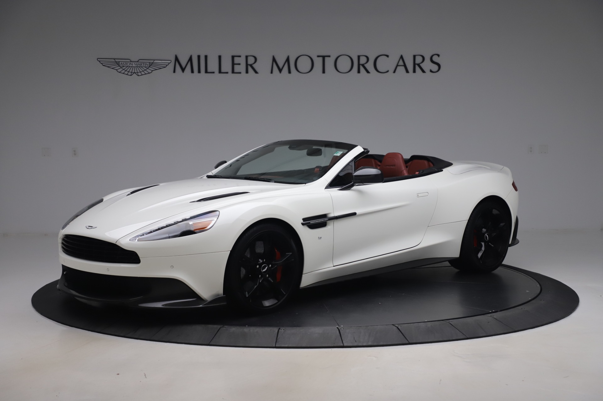 Used 2018 Aston Martin Vanquish S Volante for sale Sold at Alfa Romeo of Westport in Westport CT 06880 1