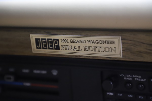 Used 1991 Jeep Grand Wagoneer for sale Sold at Alfa Romeo of Westport in Westport CT 06880 24