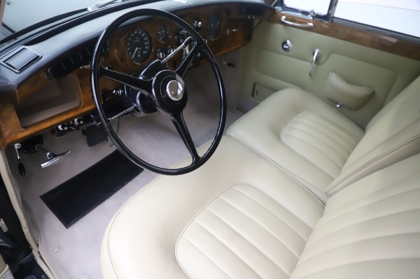 Used 1965 Rolls-Royce Silver Cloud III for sale $99,900 at Alfa Romeo of Westport in Westport CT 06880 14