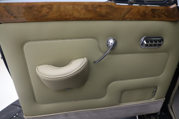 Used 1965 Rolls-Royce Silver Cloud III for sale $99,900 at Alfa Romeo of Westport in Westport CT 06880 17