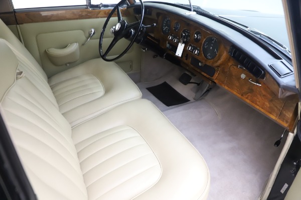 Used 1965 Rolls-Royce Silver Cloud III for sale Sold at Alfa Romeo of Westport in Westport CT 06880 23