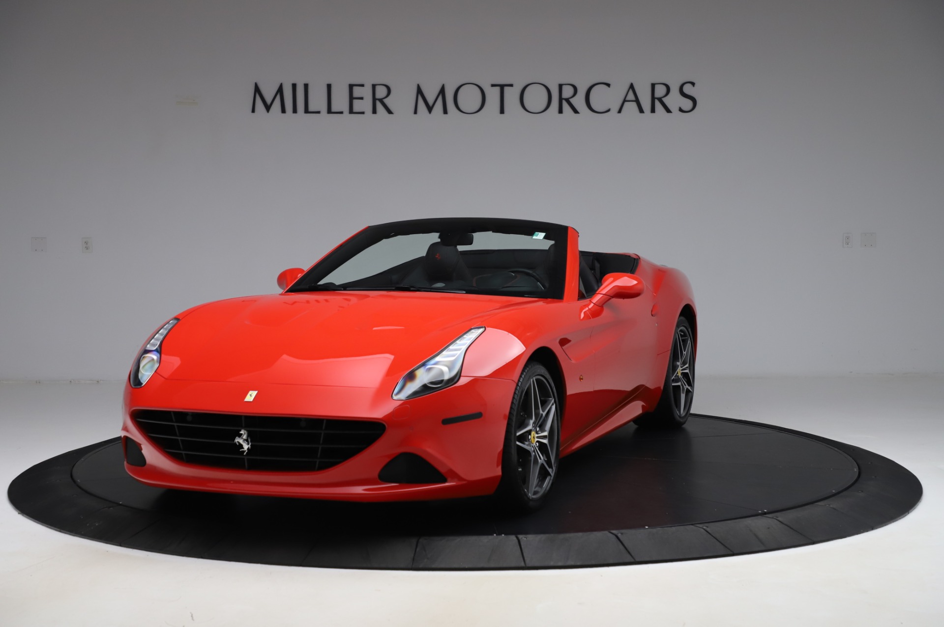 Used 2017 Ferrari California T for sale $165,900 at Alfa Romeo of Westport in Westport CT 06880 1
