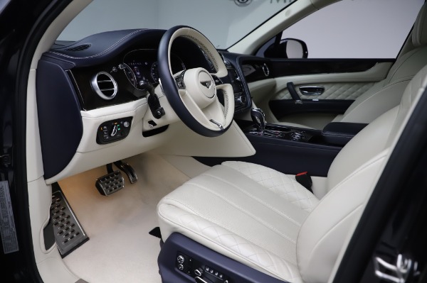 Used 2017 Bentley Bentayga W12 for sale $133,900 at Alfa Romeo of Westport in Westport CT 06880 17