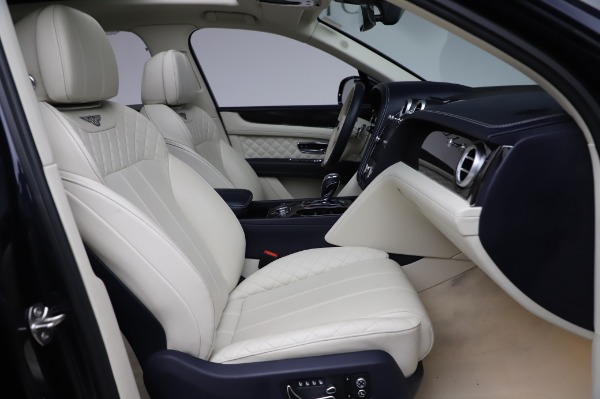 Used 2017 Bentley Bentayga W12 for sale $133,900 at Alfa Romeo of Westport in Westport CT 06880 26