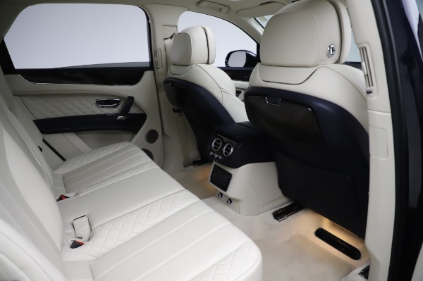 Used 2017 Bentley Bentayga W12 for sale $133,900 at Alfa Romeo of Westport in Westport CT 06880 28