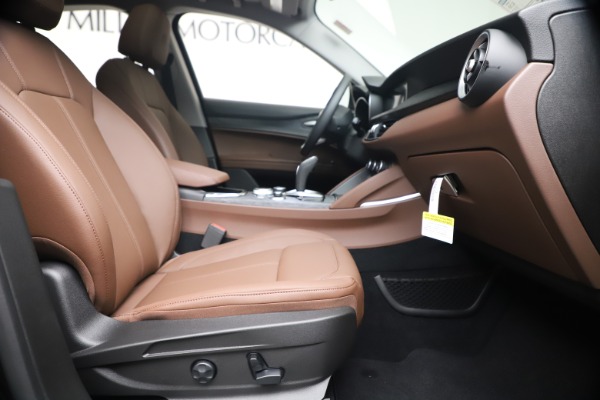 New 2020 Alfa Romeo Stelvio Q4 for sale $49,045 at Alfa Romeo of Westport in Westport CT 06880 22
