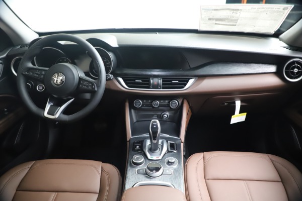 New 2020 Alfa Romeo Stelvio Q4 for sale $49,045 at Alfa Romeo of Westport in Westport CT 06880 28