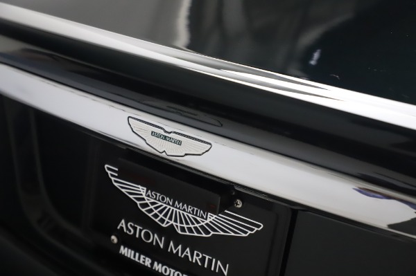 Used 2003 Aston Martin V12 Vanquish Coupe for sale $79,900 at Alfa Romeo of Westport in Westport CT 06880 25
