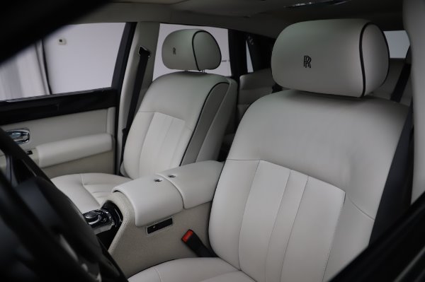 Used 2014 Rolls-Royce Phantom for sale $219,900 at Alfa Romeo of Westport in Westport CT 06880 16