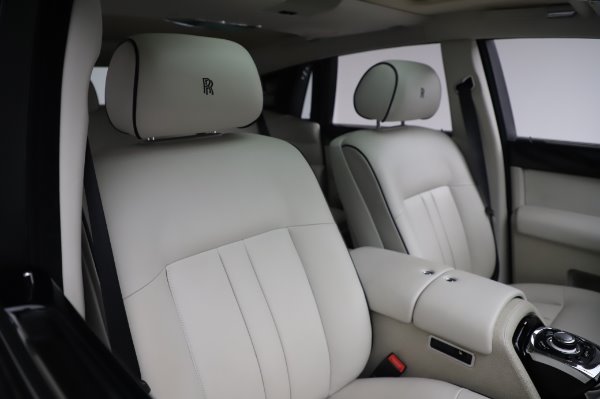 Used 2014 Rolls-Royce Phantom for sale $219,900 at Alfa Romeo of Westport in Westport CT 06880 17